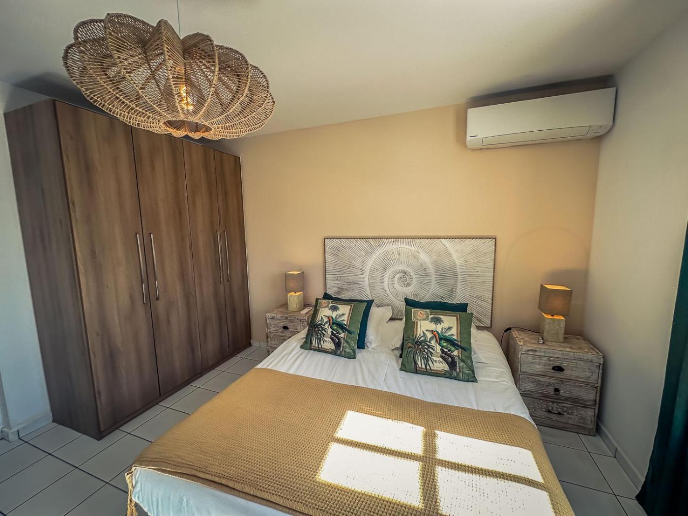Nomilou Avec Accès Direct à La Plages Villa